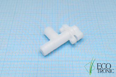 Трубка пластиковая-штуцер слива к мод C10 (тройник)
