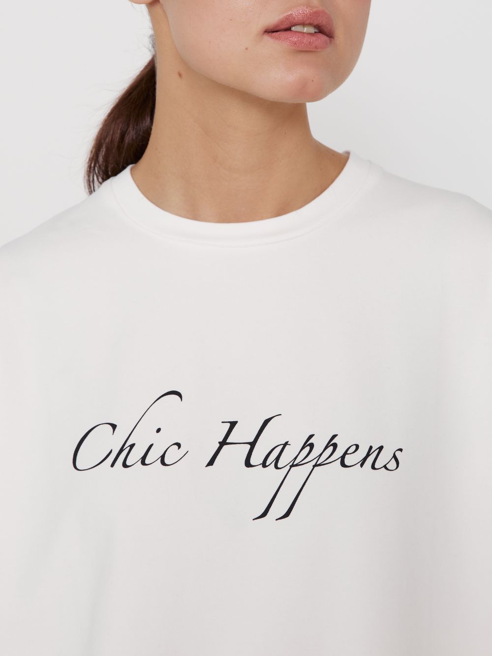 ФУТБОЛКА «CHIC HAPPENS»