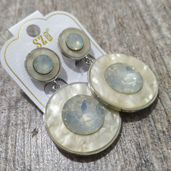 Клипсы Сияние Кристалл 2 круга цвет бежевый перламутровый металл серебристый