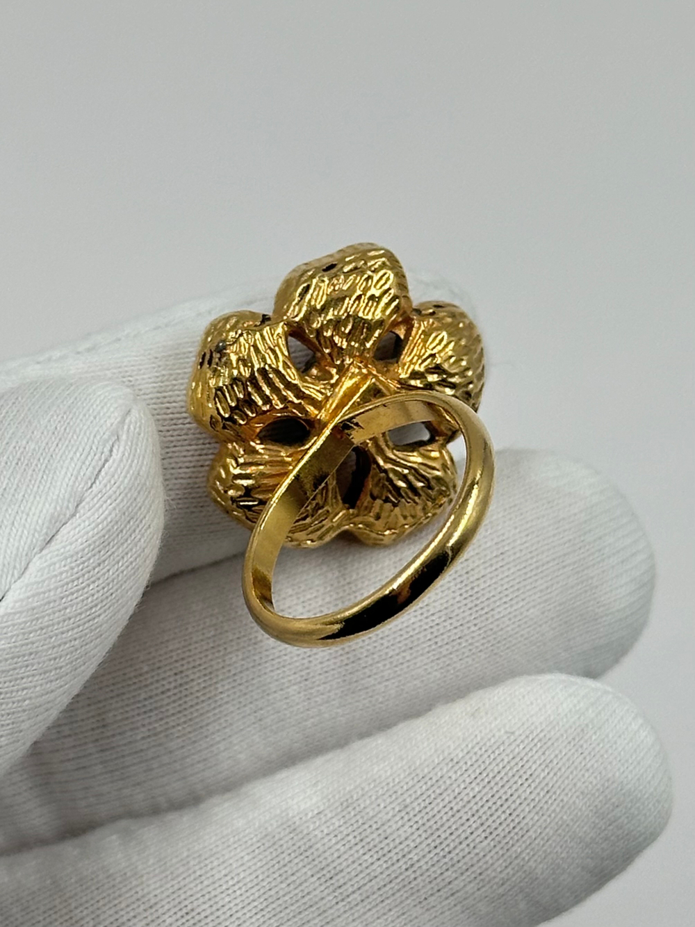 Кольцо Цветок с синим кристаллом