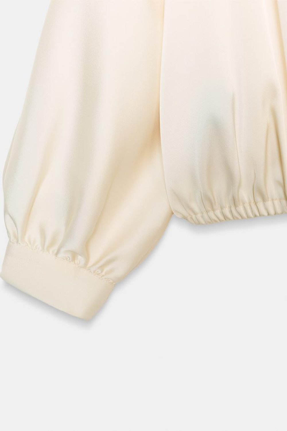 ZARA АТЛАСНАЯ БЛУЗА НА ЗАПÁХЕ, ЭКРЮ