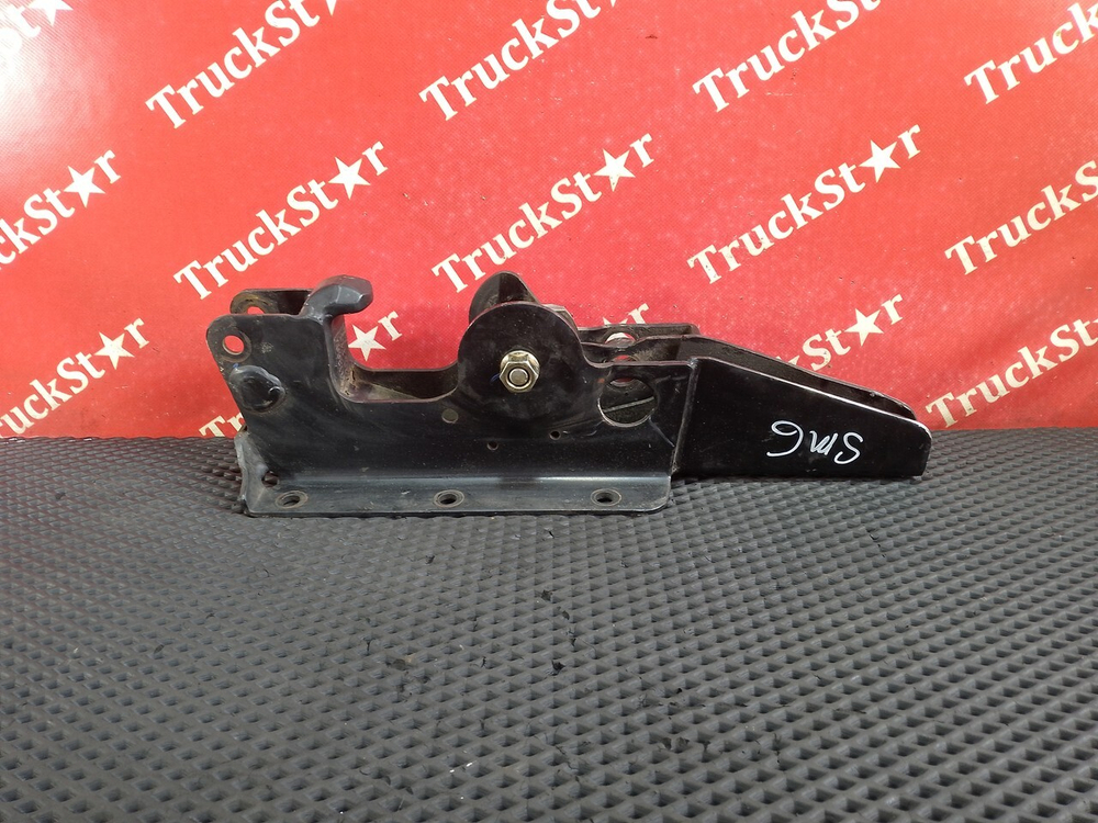 Кронштейн (дефект) торсиона кабины правый 2024г.