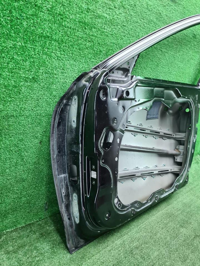 Дверь передняя правая Genesis G90 (2016-2022)