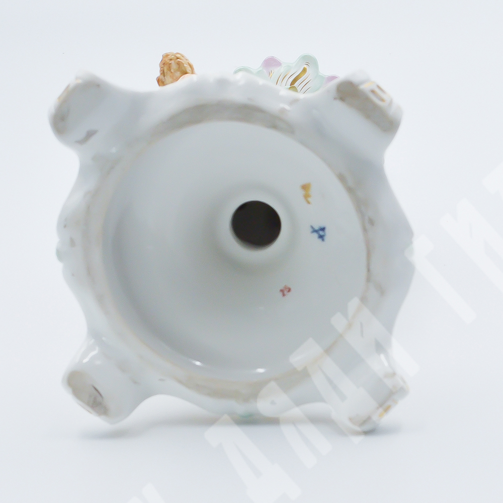 Пара подсвечников. Времена года. Meissen (Мейсен). Фарфор. Германия. XIX в.