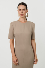 Платье-футляр