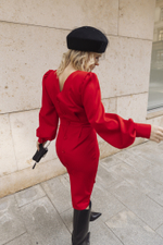 Платье-футляр красный