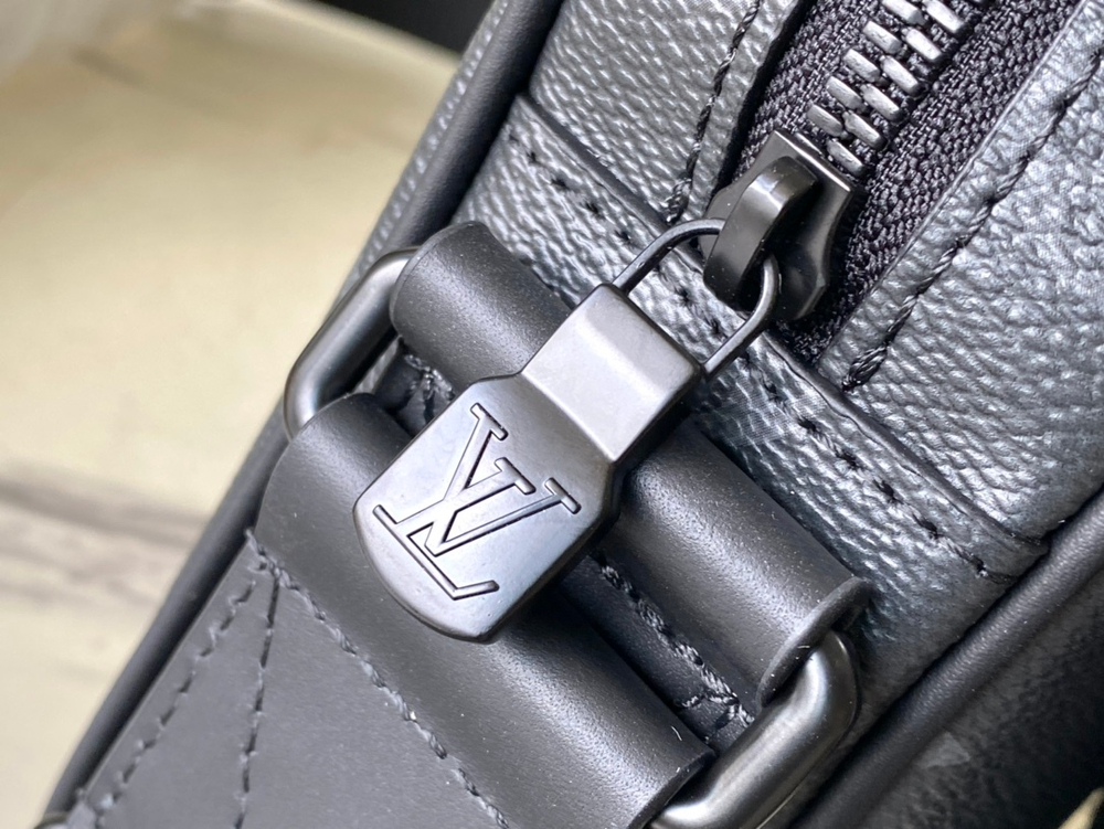 Louis Vuitton Getaway Messenger