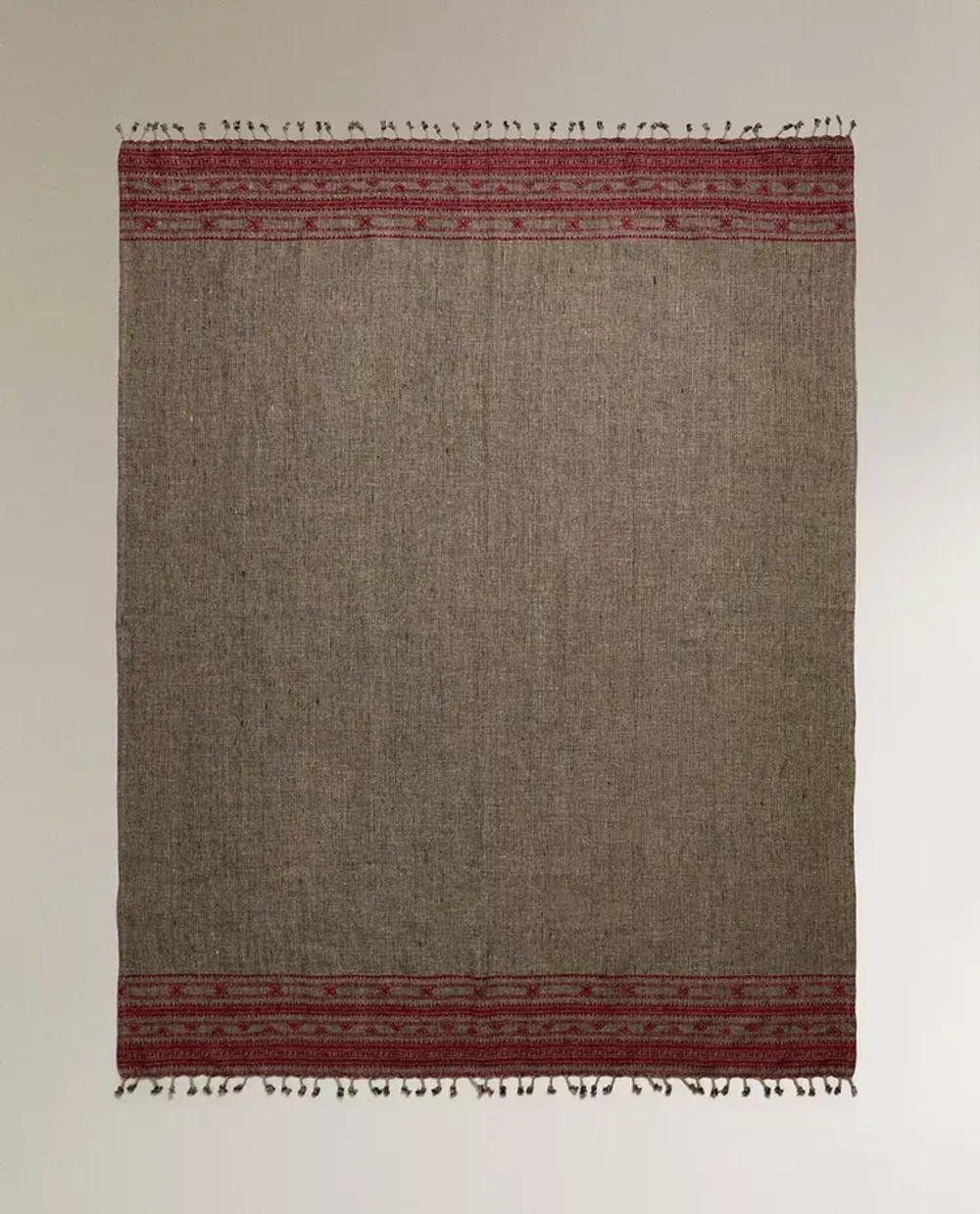 ZARA HOME ЛЬНЯНОЙ ПЛЕД С БАХРОМОЙ, СВЕТЛО-БЕЖЕВЫЙ