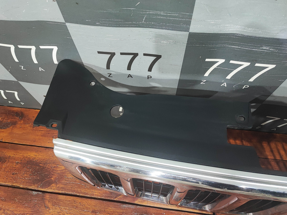 Решетка радиатора Jeep Commander (XK) 05-10 Б/У Оригинал 5JR62TRMAD