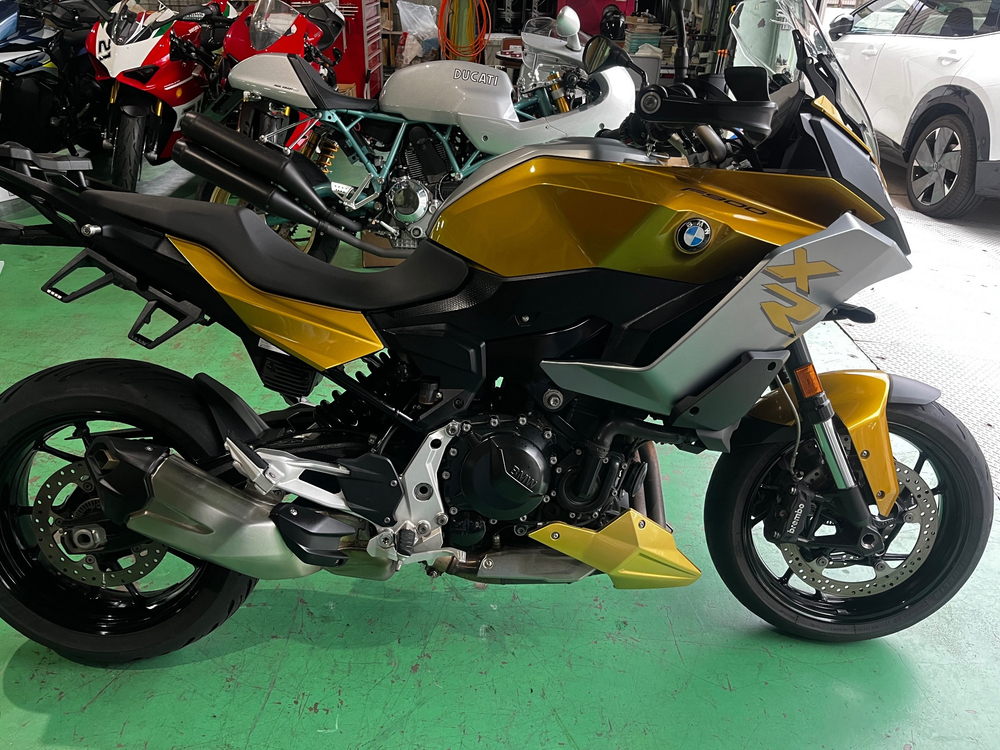 BMW F900XR