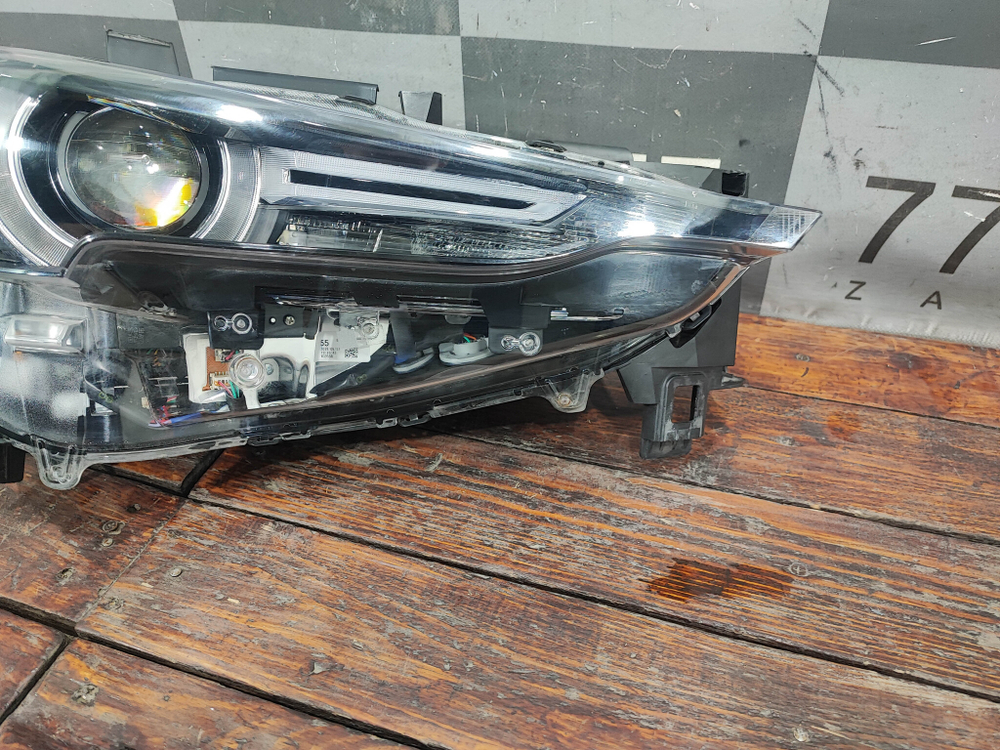 Фара правая LED Mazda CX-5 2 (KF) 17-нв Б/У Оригинал KB8N51031K