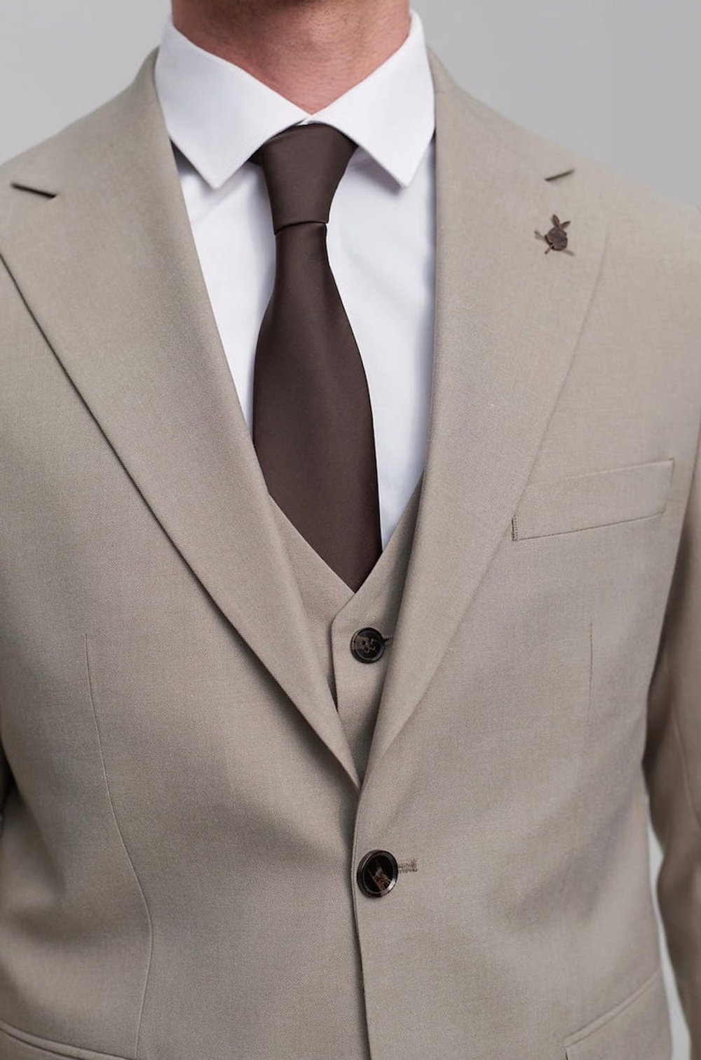 Мужской классический костюм (бежевый) В60