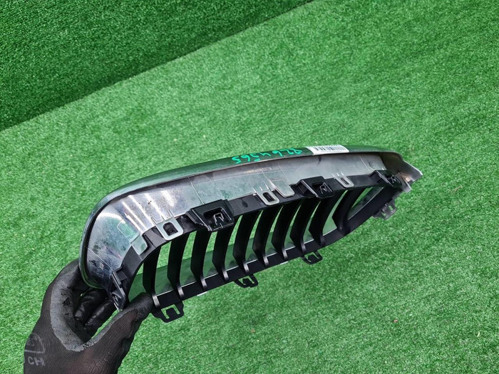 Решетка радиатора правая BMW 3er F34 (2013-2019)