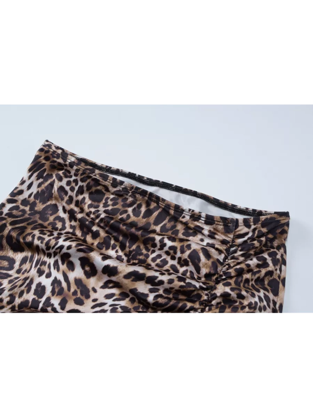 Костюм вечерний леопардовый