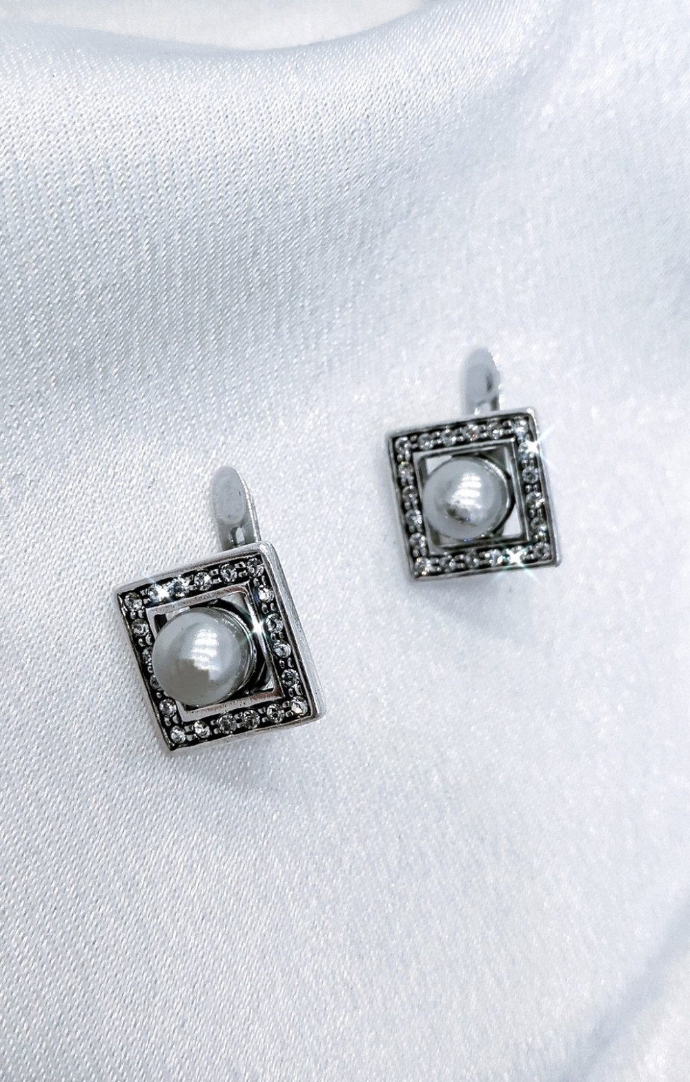 "Квадрат" серьги в серебряном покрытии из коллекции "Геометрия" от Jenavi с английским замком