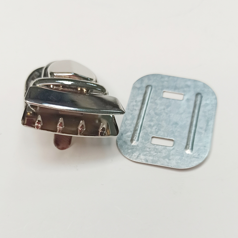 Замок-защелка на зажимах 40*30 Серебро