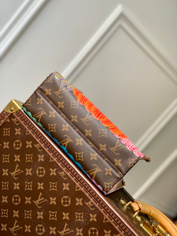Louis Vuitton Onthego PM