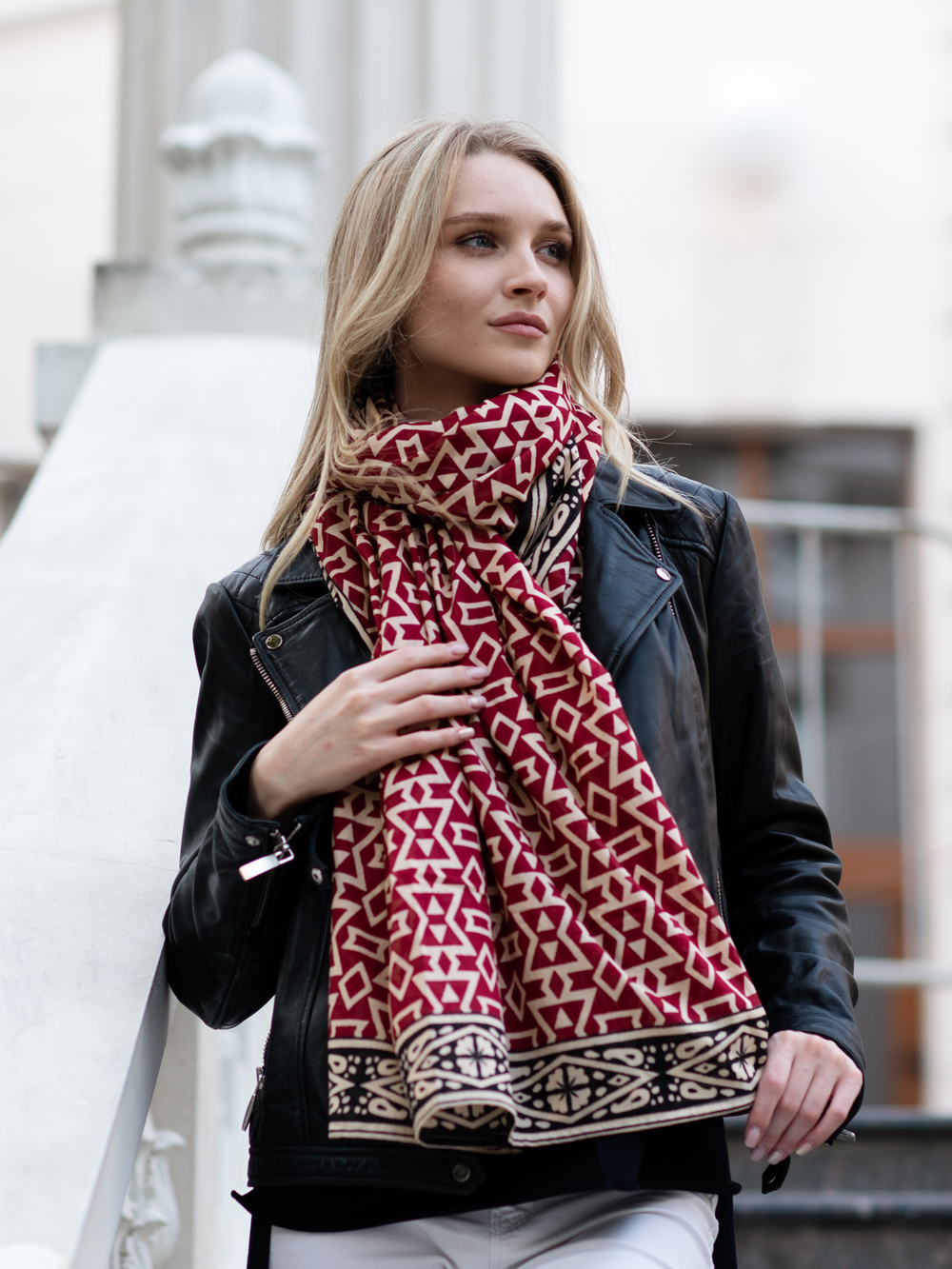 Легкий шарф-платок