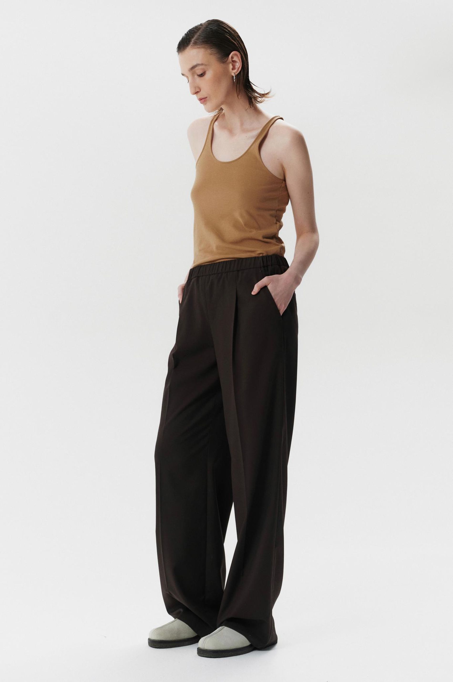 Брюки на резинке brown