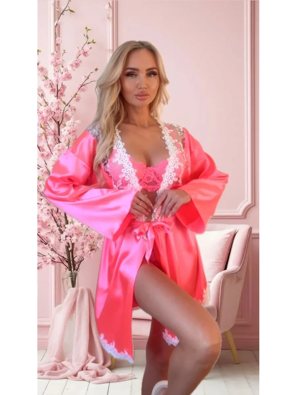 Халат кружевной с вышивкой