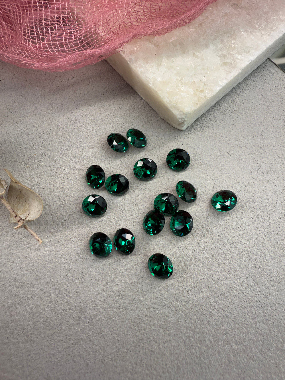 Шатон Chatone 8 мм (ss39), Emerald