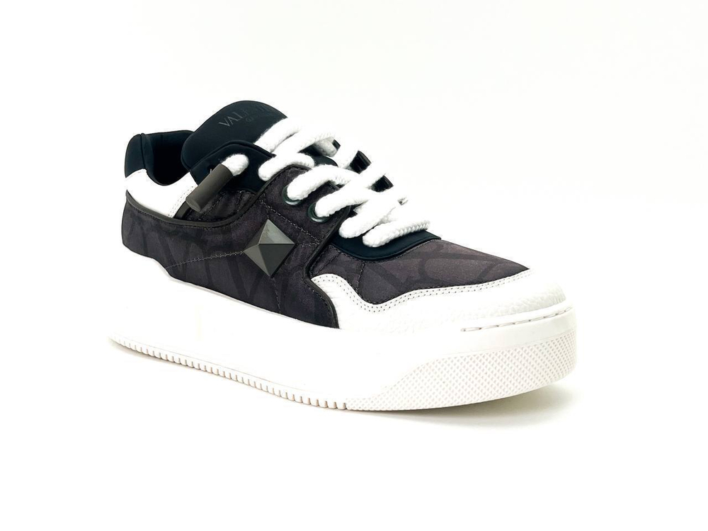 Кеды Valentino Garavani ONE STUD XL