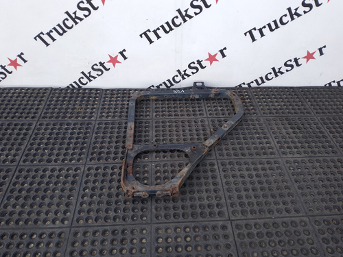 Кронштейн крыла передний левый