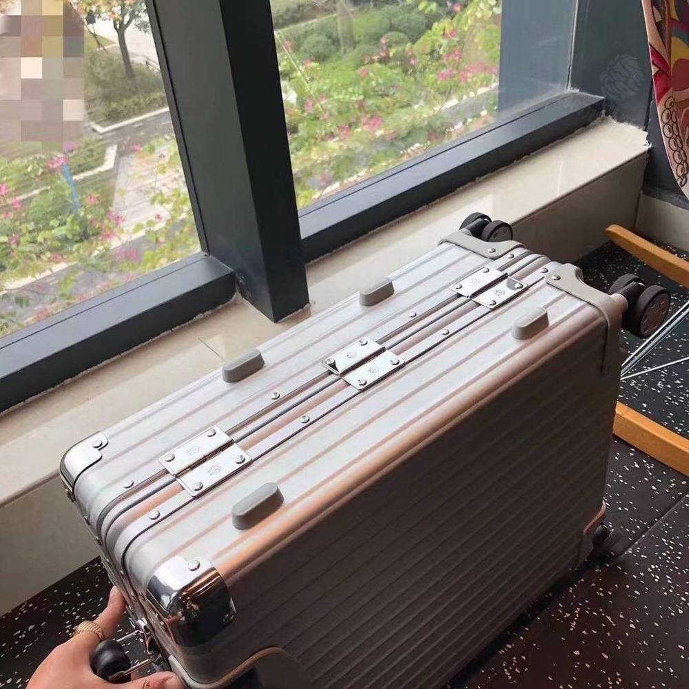 Дорожный чемодан Rimowa