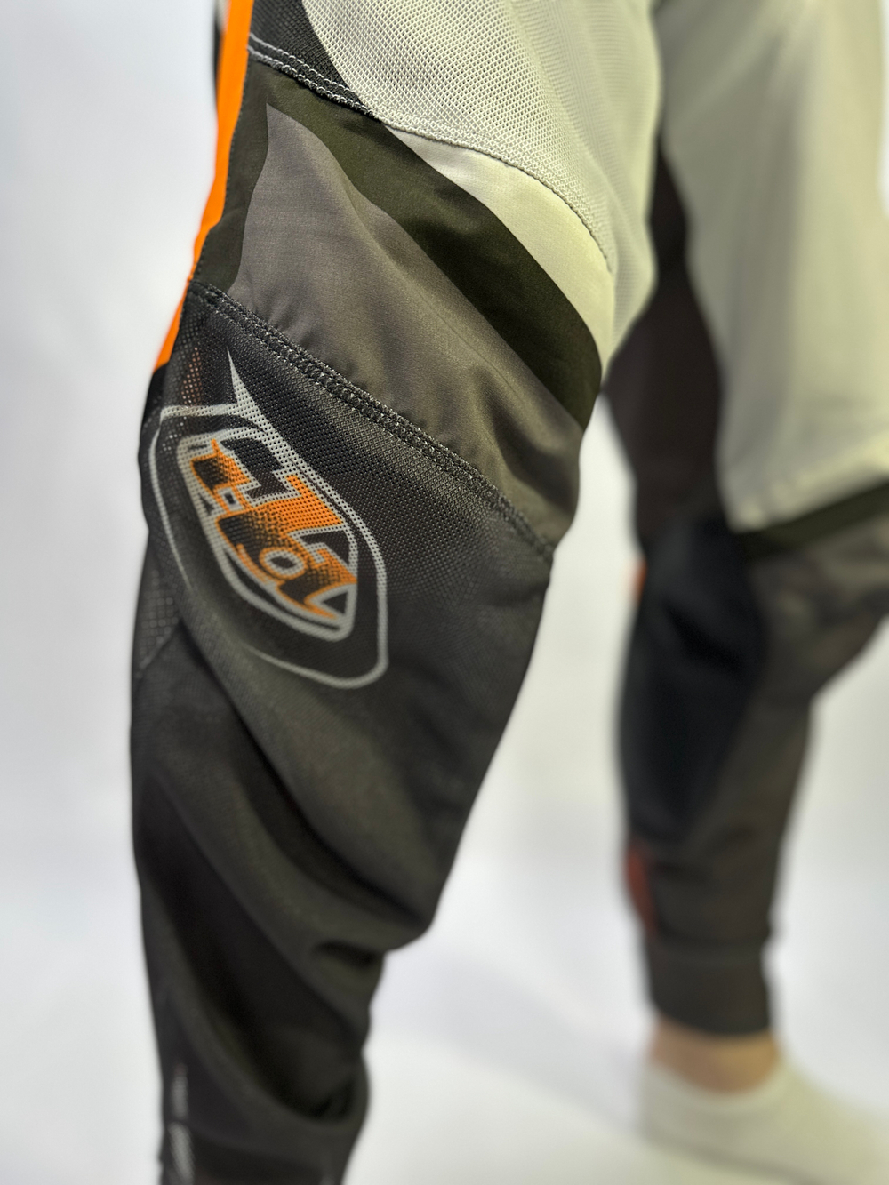 Мотоштаны Troy Lee Designs GP Pro Air Pant Bands Gray/Neo Orange-M