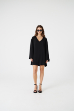 Платье с глубоким вырезом