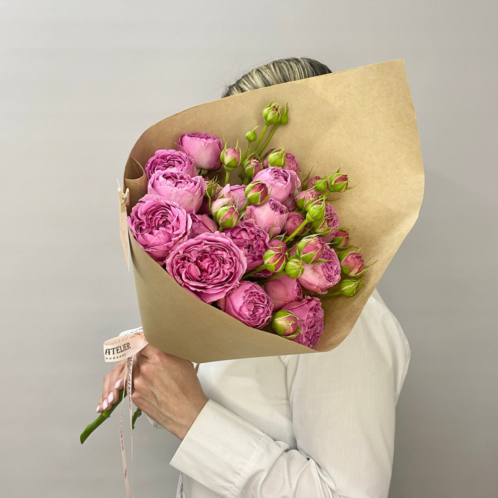 Букет из пионовидных кустовых роз Мисти Баблз 5шт