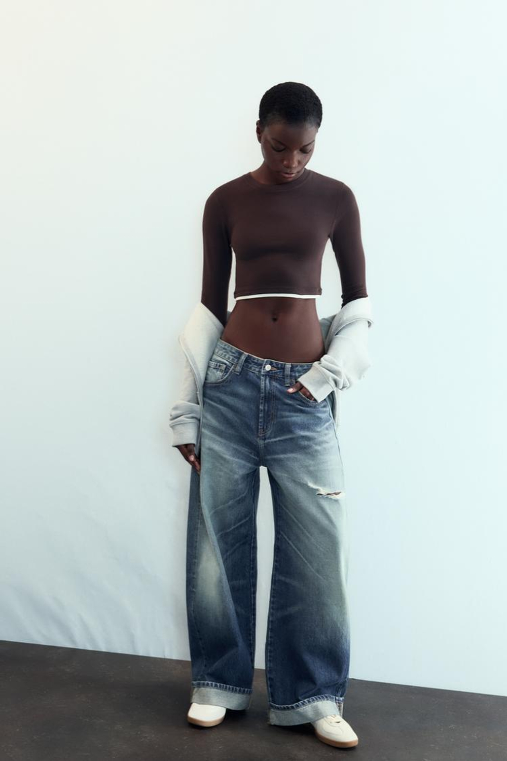 ZARA УКОРОЧЕННАЯ ФУТБОЛКА С ДВОЙНЫМ ЭФФЕКТОМ, КОРИЧНЕВЫЙ