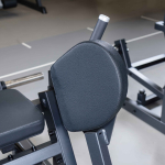 A604 Отведение ног сидя