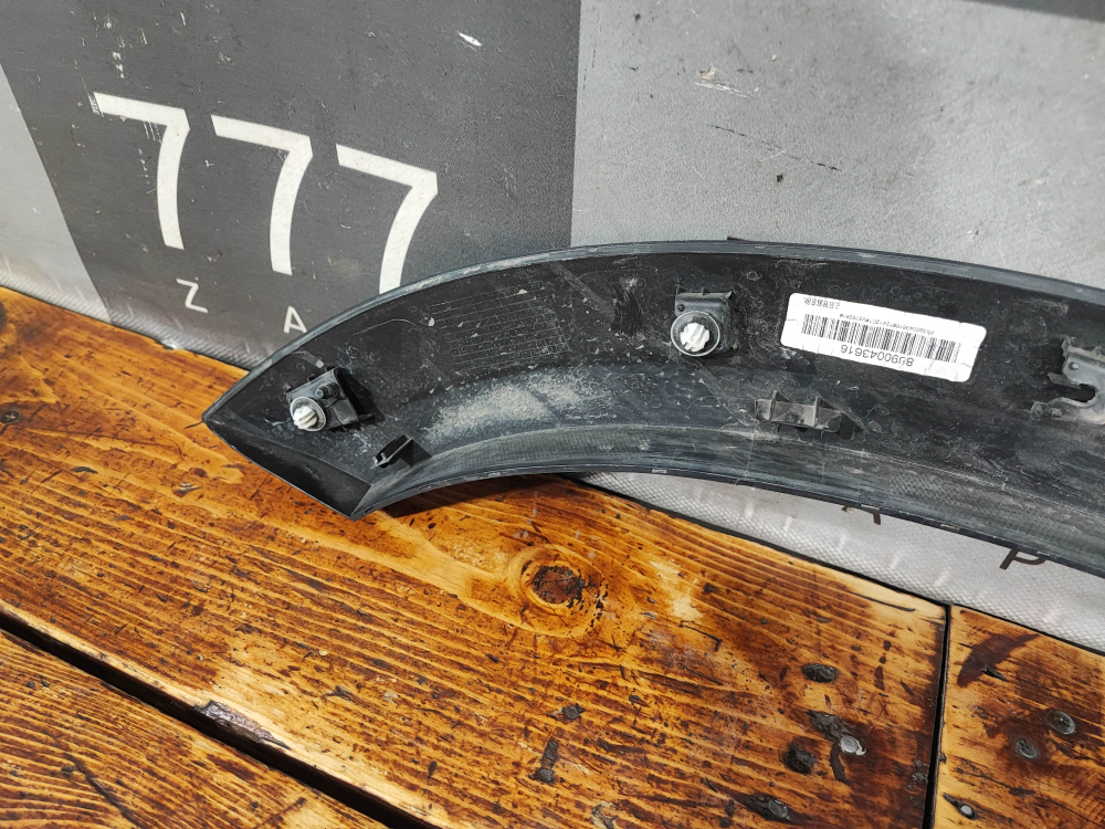 Накладка крыла заднего левого Geely Monjaro 21-нв Б/У Оригинал 6073117800