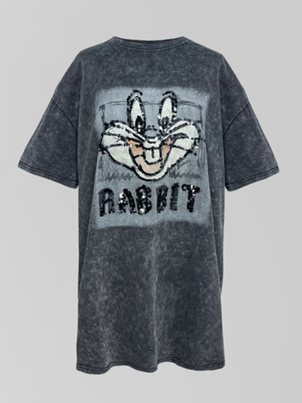 Футболка 9923 удлиненная с принтом из пайеток и надписью Rabbit