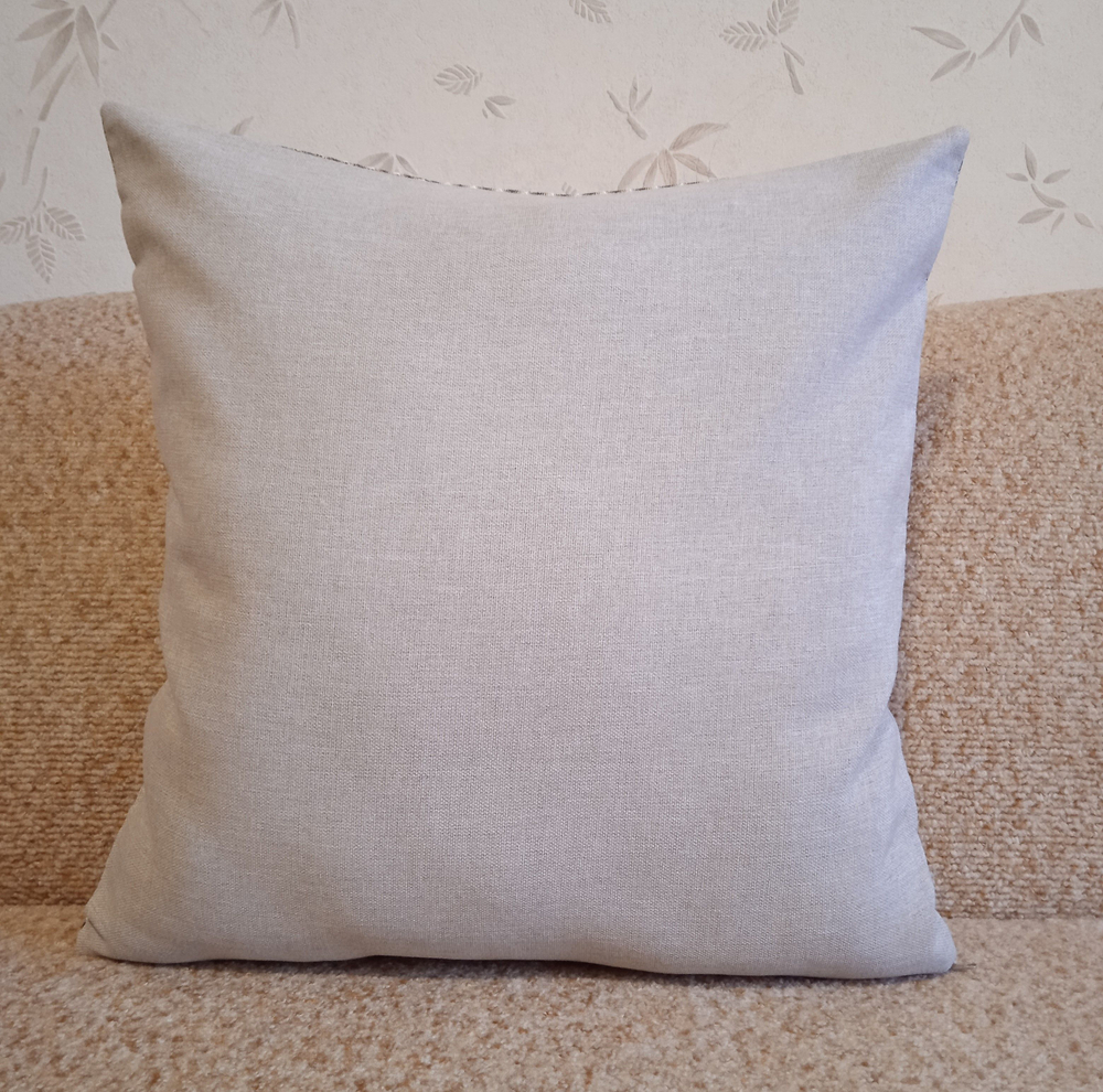 Декоративный гобеленовый чехол Мишки 47х47