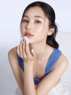 ABOUT TONE The Blur Finish Powder - Рассыпчатая матирующая пудра с эффектом "размытия пор" (10 гр)