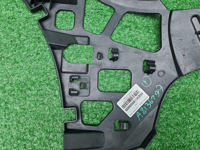 Кронштейн перед. бампера Mercedes S w222 17-20 AMG