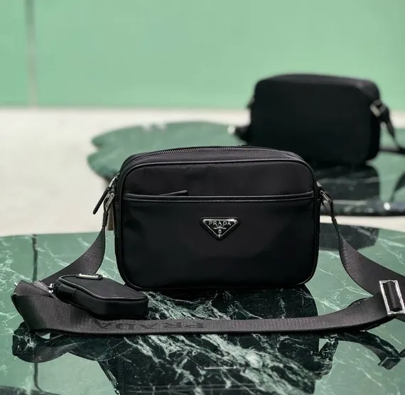 Сумка Prada на плечо из нейлона и сафьяновой кожи, черный