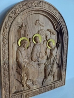 Освященная Икона Святой Троицы резная из дуба 14х17.5 см