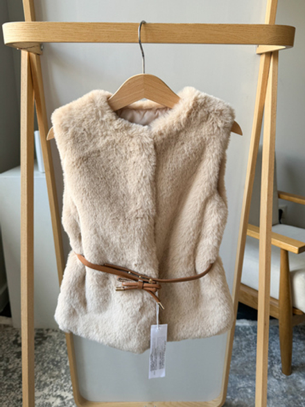 Новый жилет с поясом Mayoral, 104