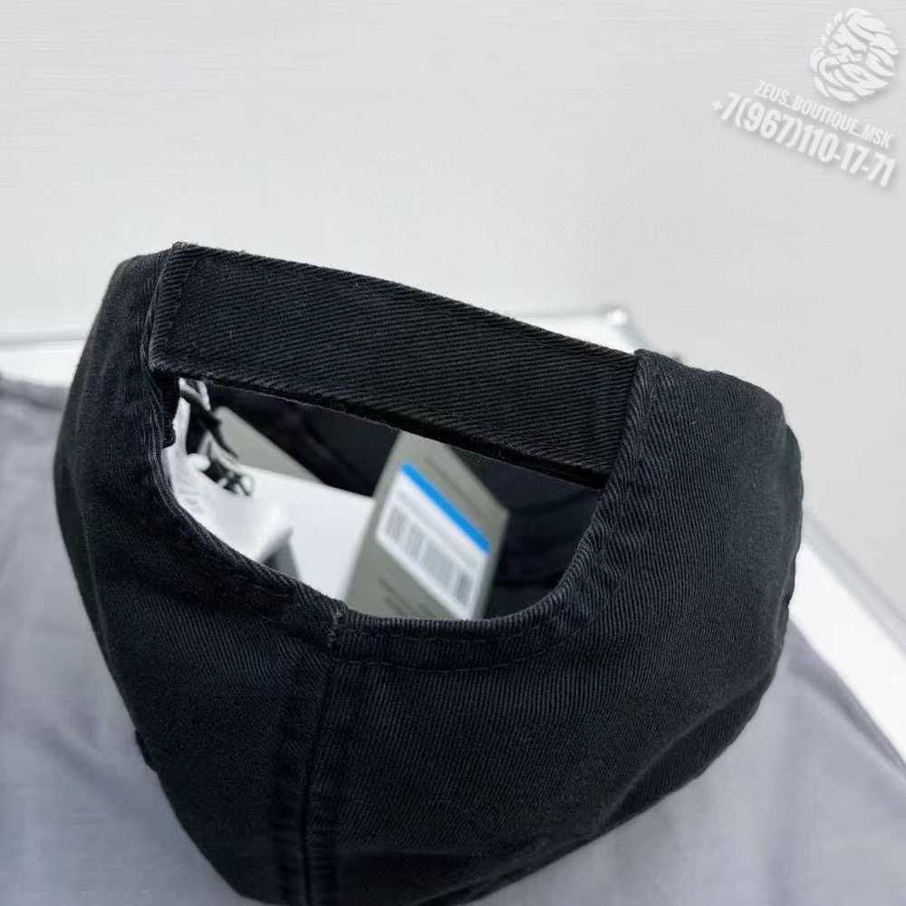 Бейсболка Balenciaga
