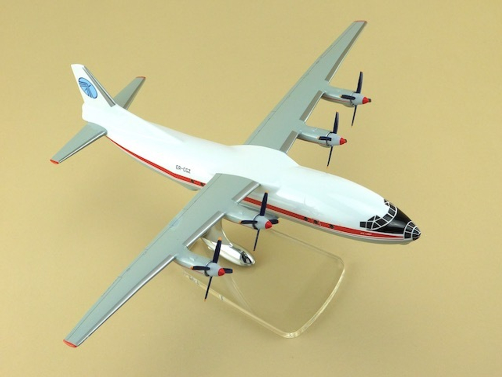 Модель самолета Ан-12 (М1:100, AeroNord-Group S.R.L)