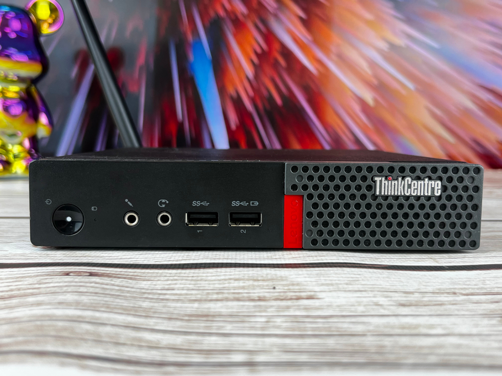 Lenovo Мини-ПК ThinkCentre M720Q с антенной Intel Core i5-8500 Intel HD Graphics 630, Windows 10 Pro, черный