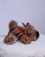 Собака Шанель маленькая (коричневая)