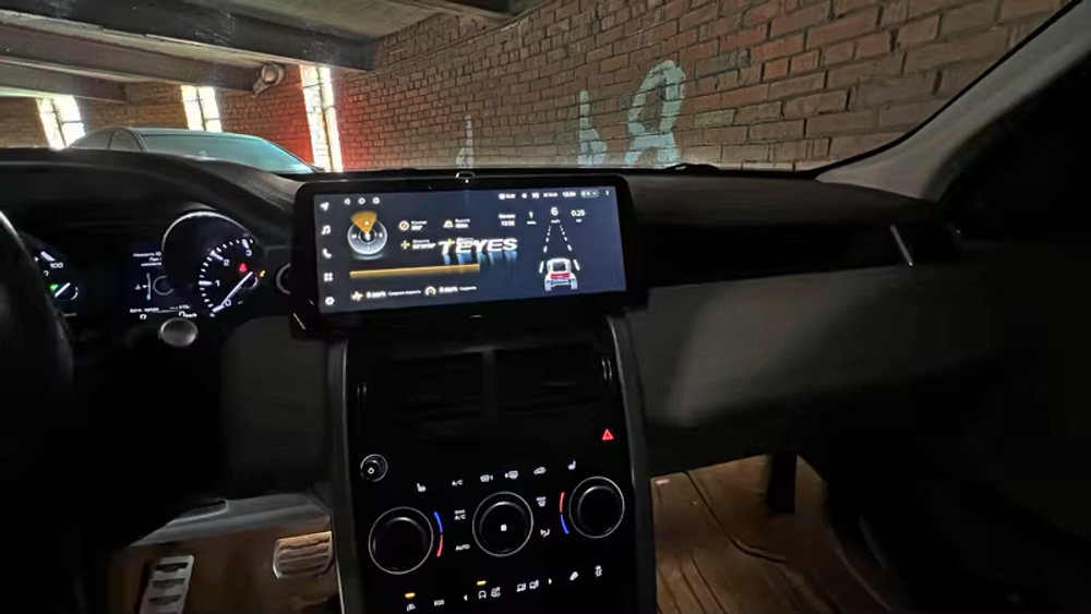 Магнитола для Land Rover Discovery Sport 2014-2019 (BOSE) - Teyes LUX ONE ROUND монитор 12.3" 2K QLED на Android 10, CarPlay, 4G SIM-слот