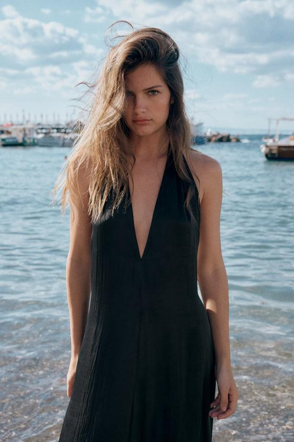 ZARA АТЛАСНОЕ ПЛАТЬЕ МИДИ С ВОРОТНИКОМ ХАЛТЕР, ЧЕРНЫЙ