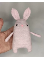 Вязаная игрушка "Зайчик"