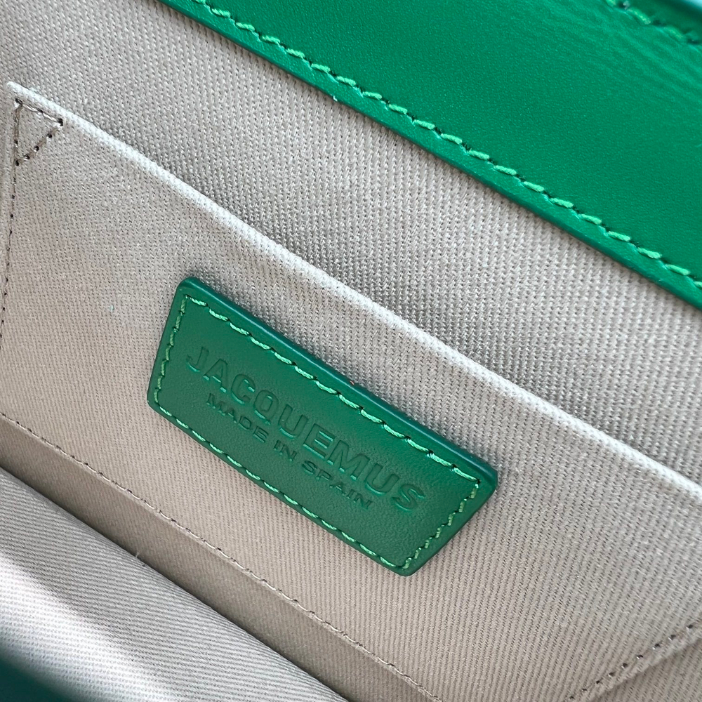 Jacquemus Le Chiquito Moyen 18 cm