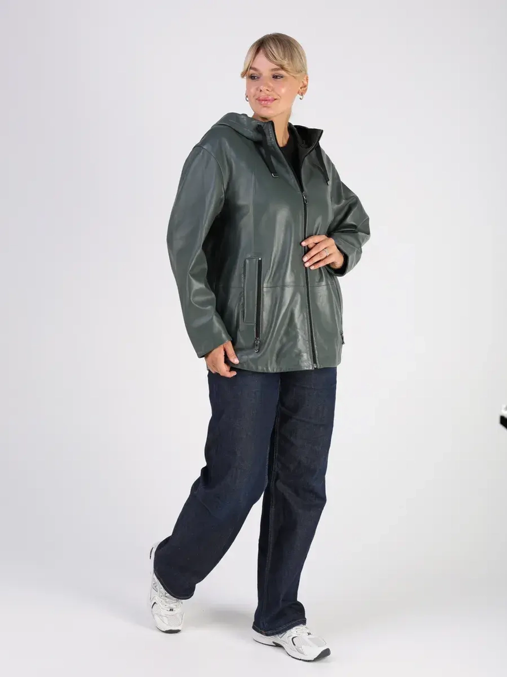 Кожаная куртка демисезонная с капюшоном